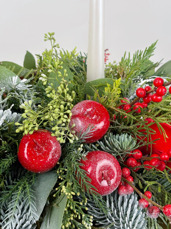 НАСТОЛЬНАЯ КОМПОЗИЦИЯ ИЗ НАТУРАЛЬНОЙ ХВОИ В РУССКОМ СТИЛЕ СО СВЕЧАМИ