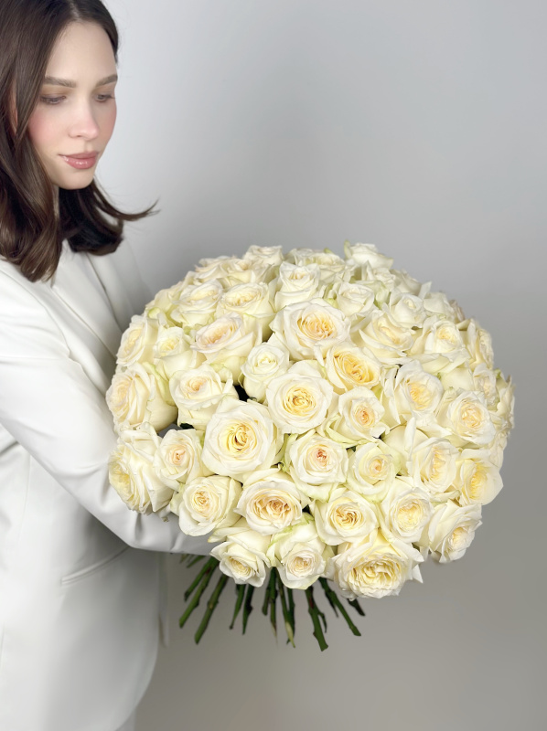 БУКЕТ 49 ПИОНОВИДНЫХ РОЗ CANDLELIGHT